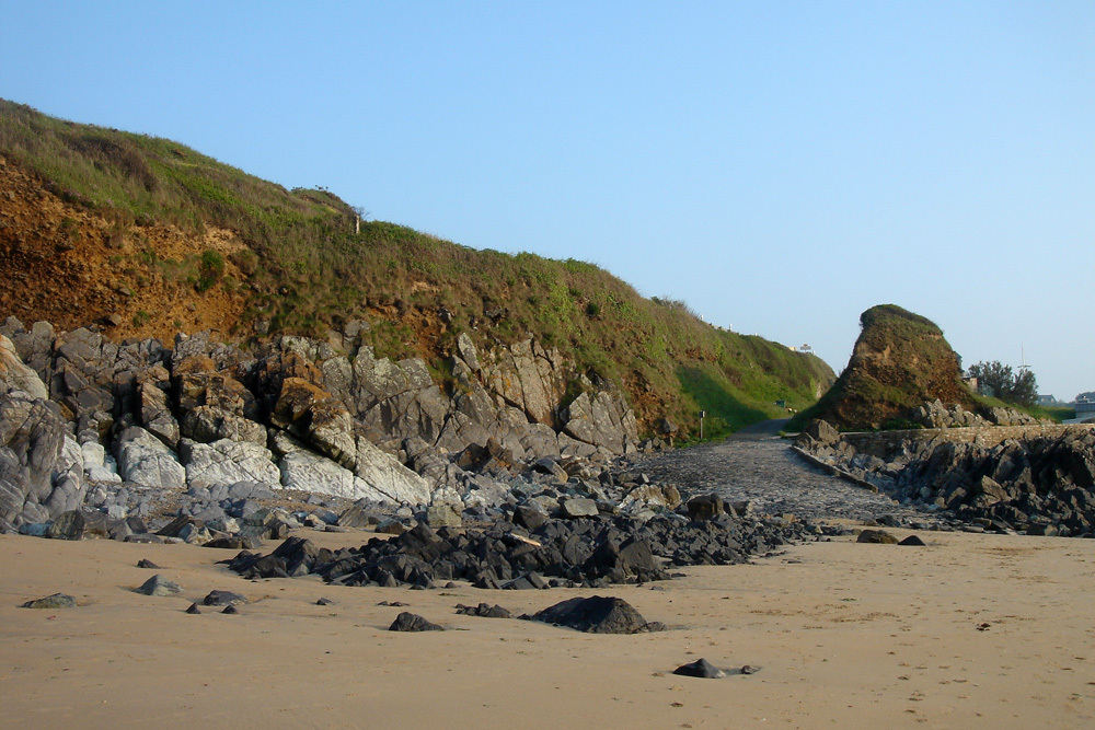 Falaise Flamanville.jpg