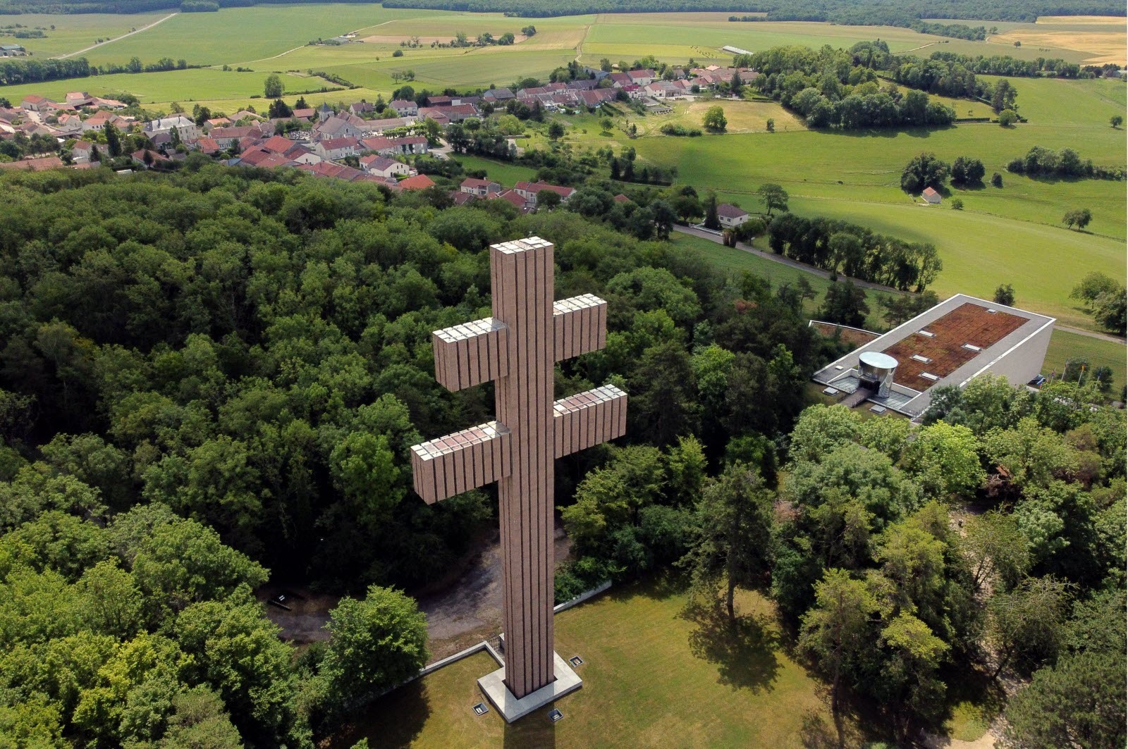 Colombey les deux eglises.jpg