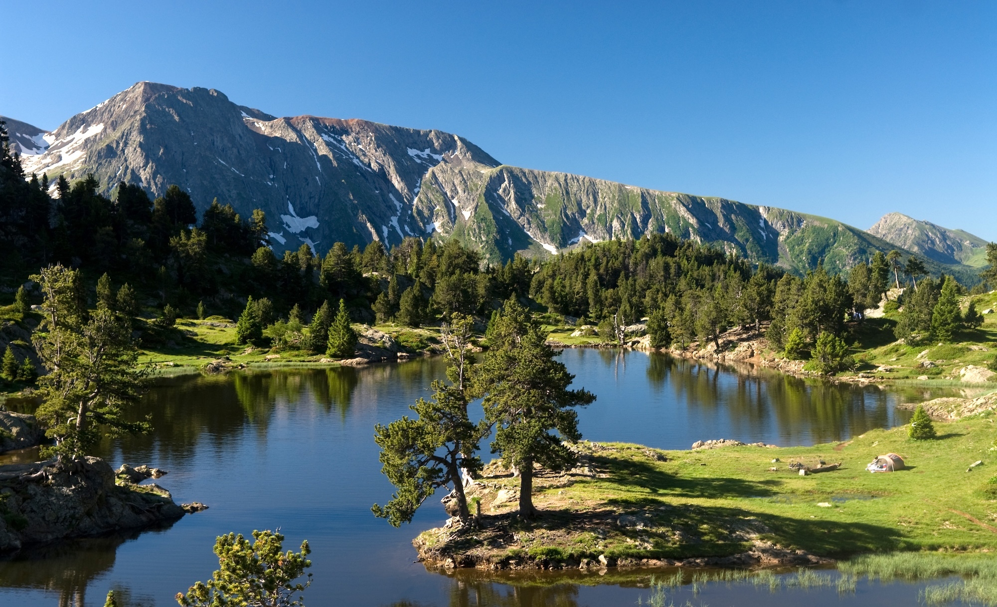 Lac Achard.jpg