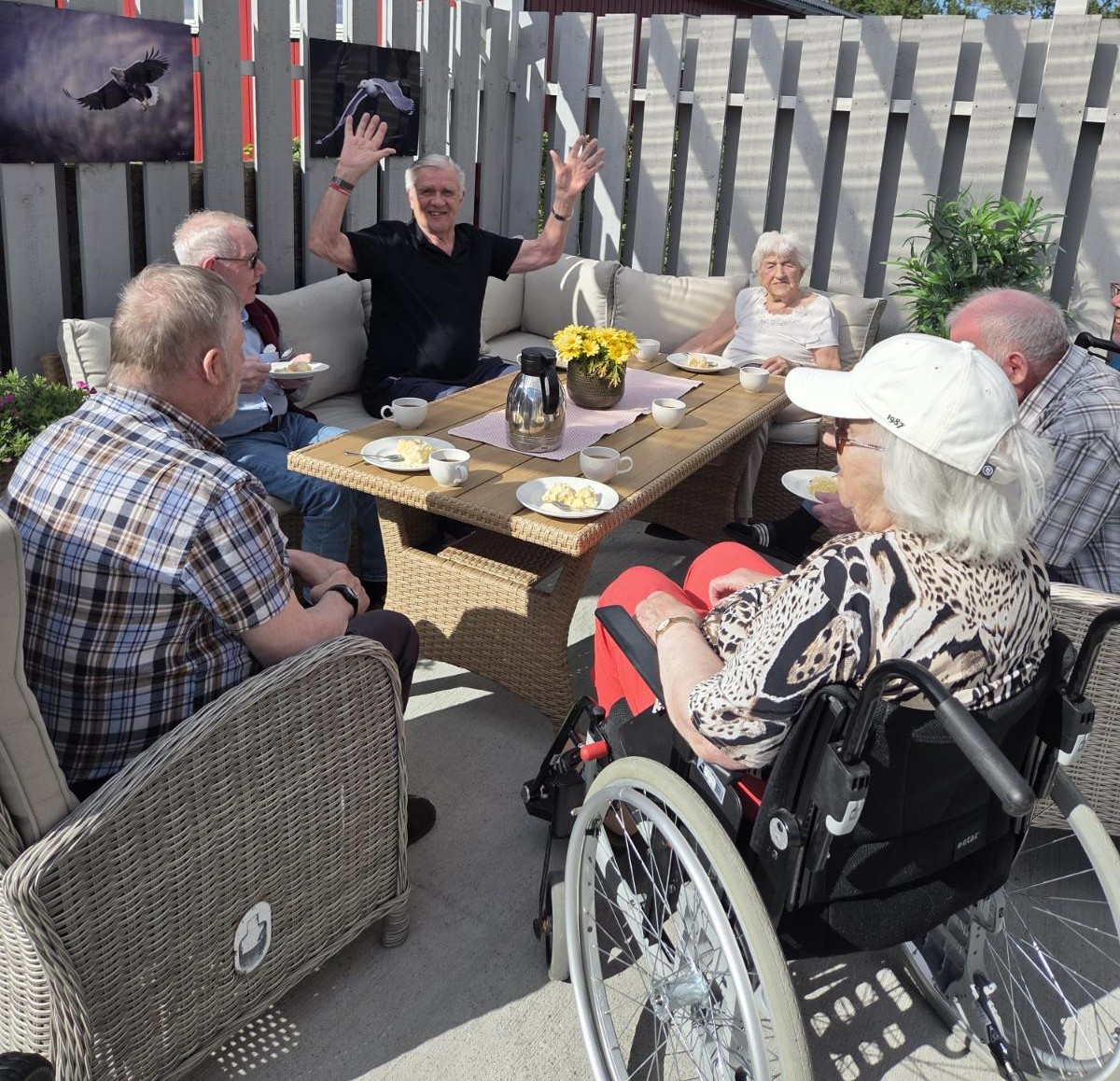Gave til Herøy omsorgssenter 1