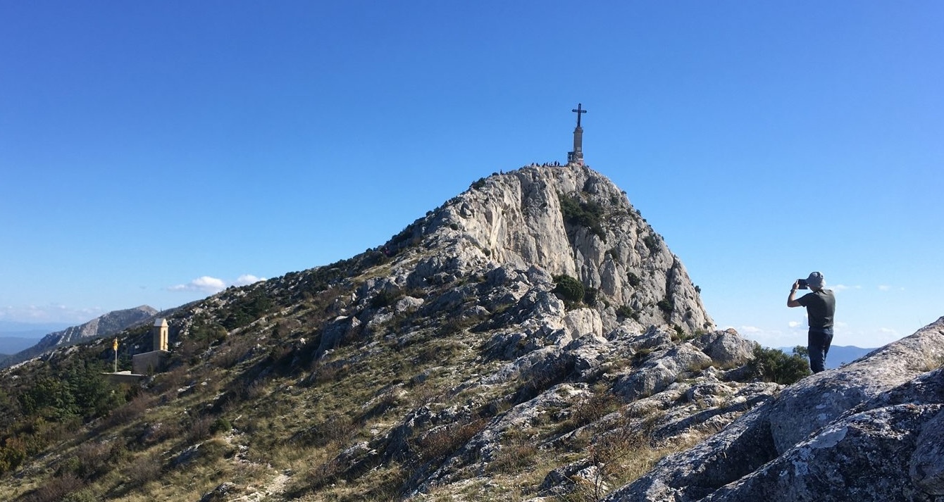 Croix de Provence.jpg