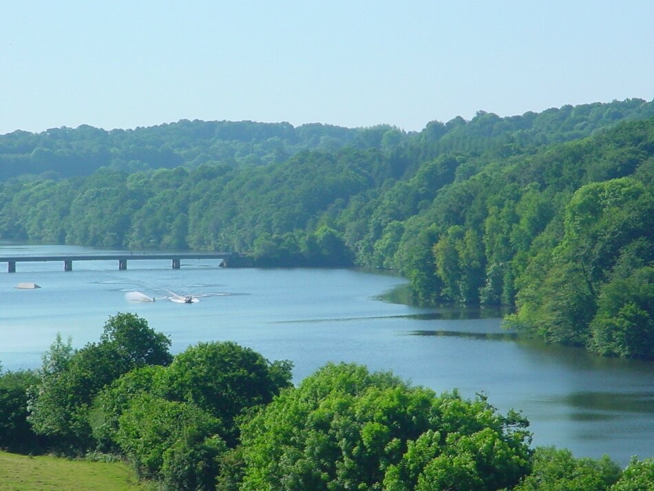 Lac de Rabodanges.jpg