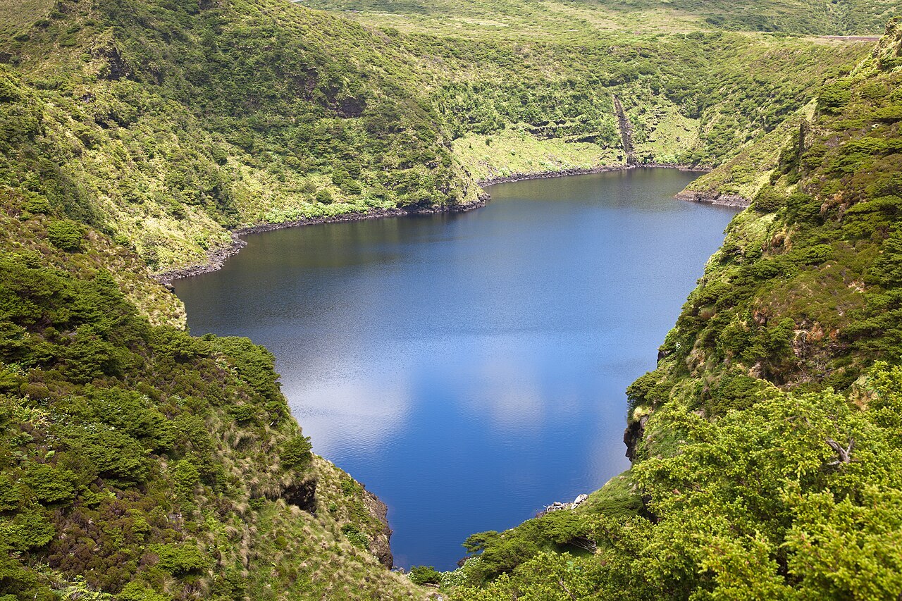 Lagoa_Comprida.jpg