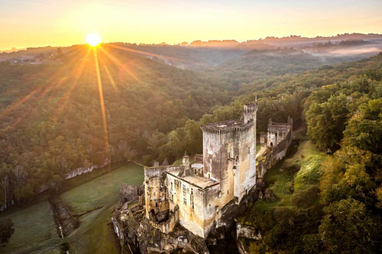 Chateau de Commarque.jpg