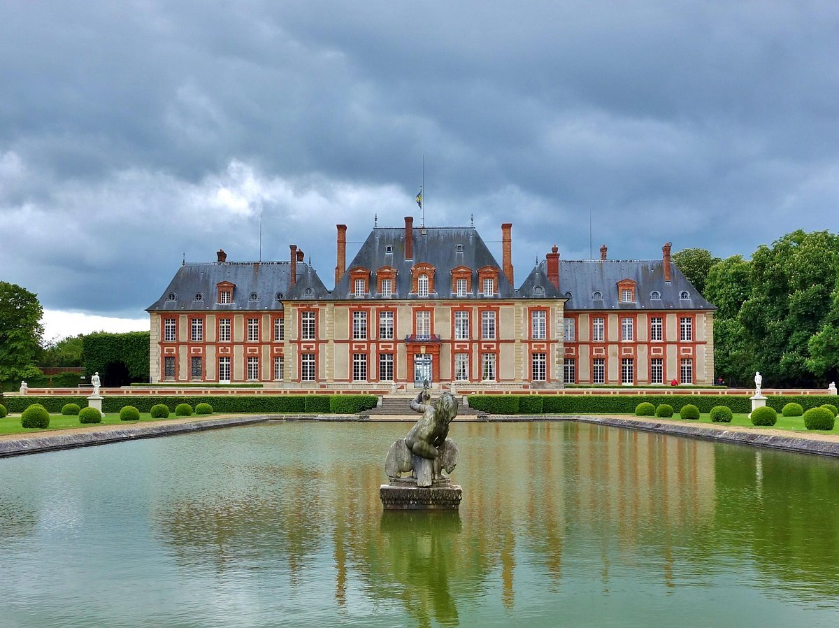 chateau-de-breteuil.jpg