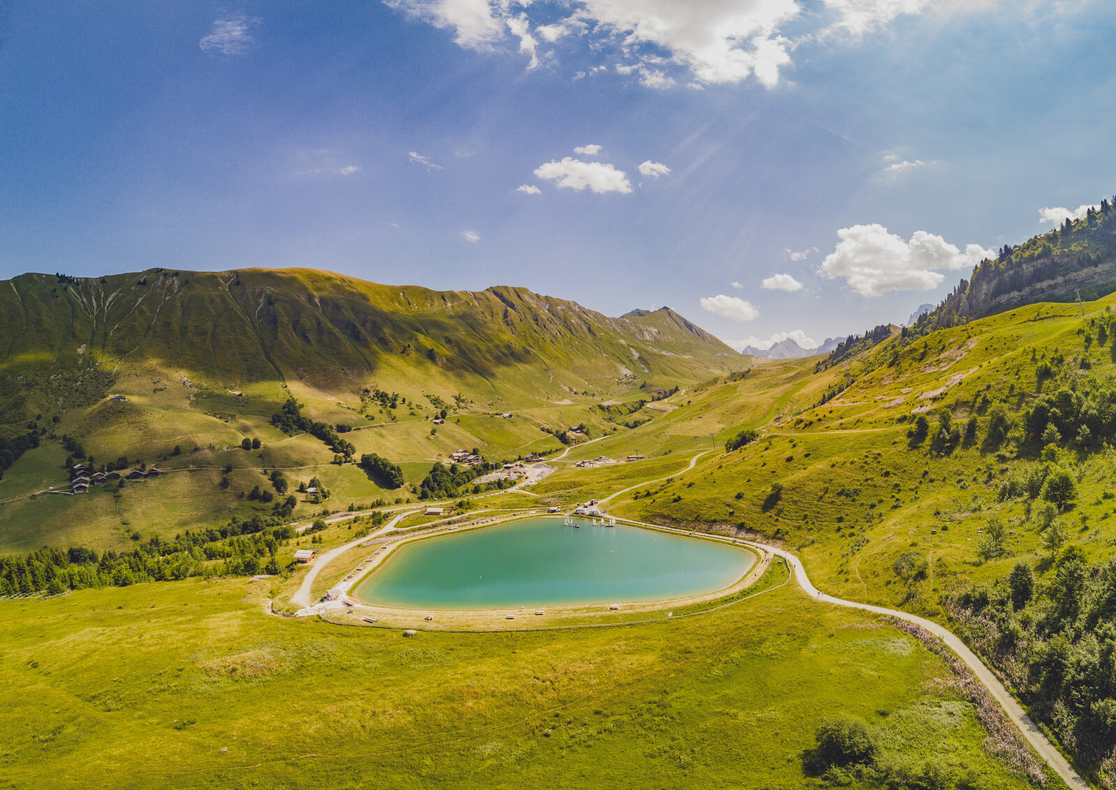 Lac de la Cour.jpg