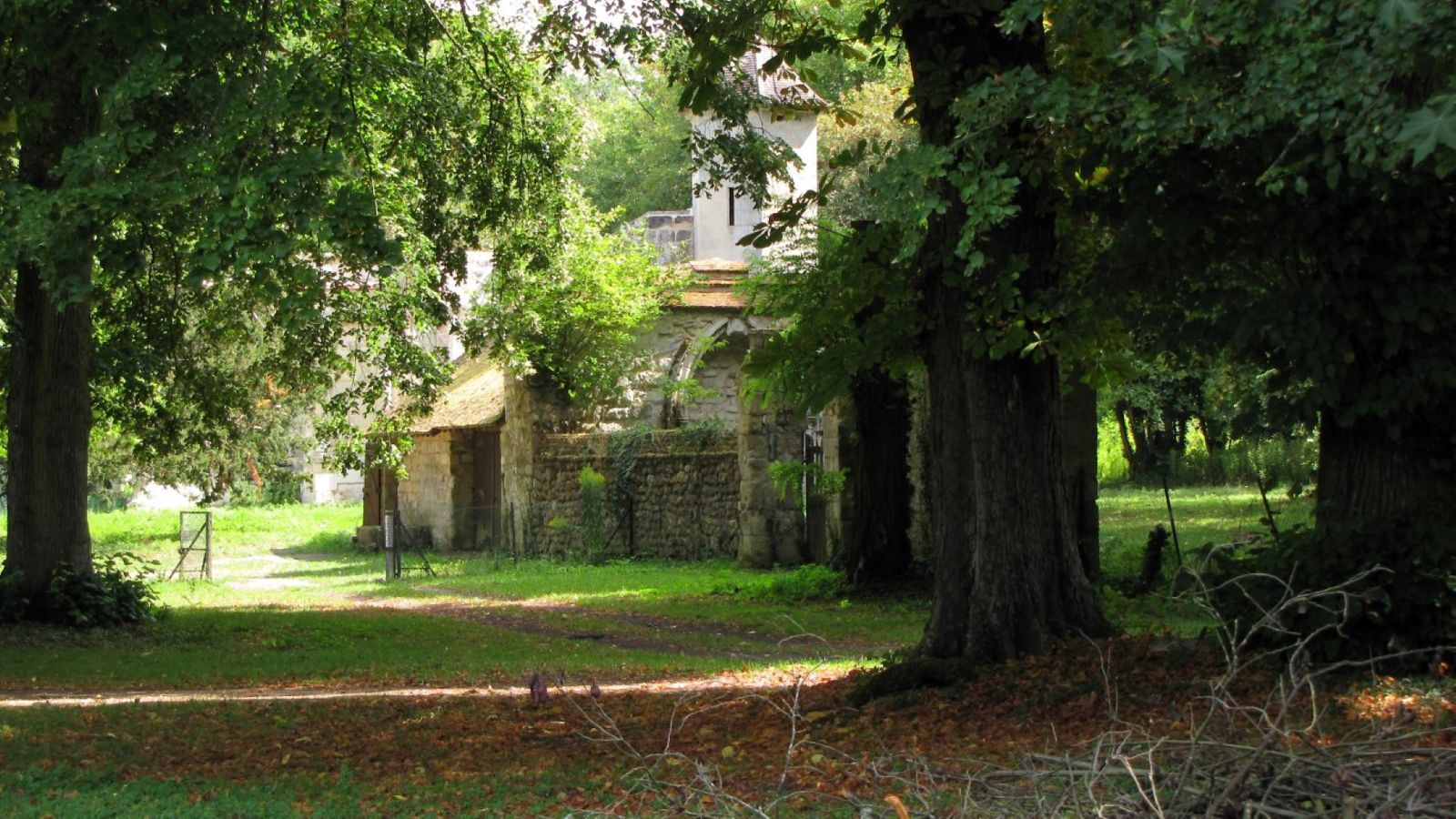 saint pierre en Chastres.jpg