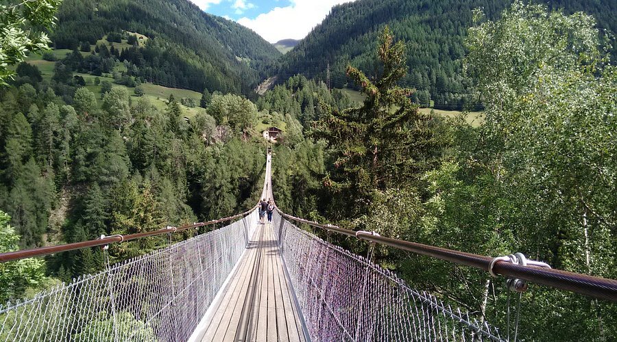 Goms Ernen pont suspendu.jpg