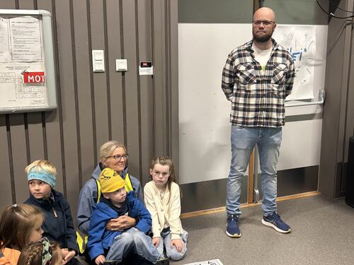 Erlend Balseth er rektor på Herøy skole.