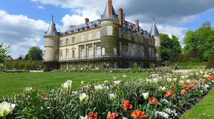 chateau-of-rambouillet.jpg