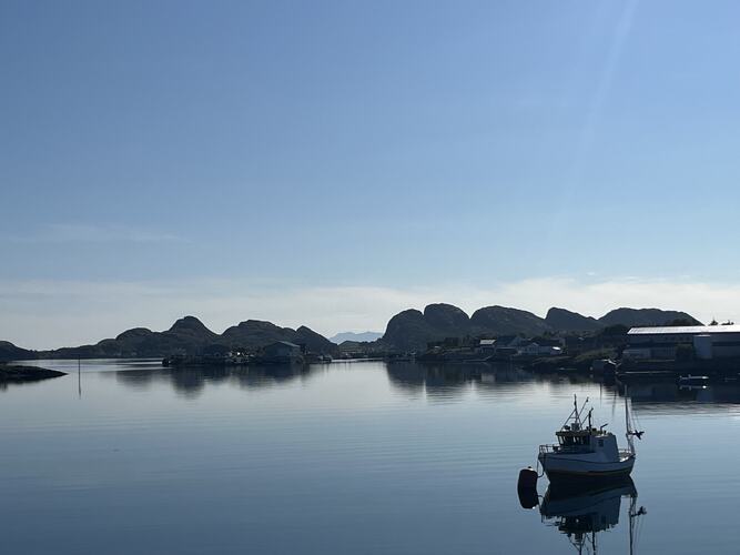 Det finnes dårlig vær og det finnes Seløy-stilla. (Foto: Elbjørg Larsen)