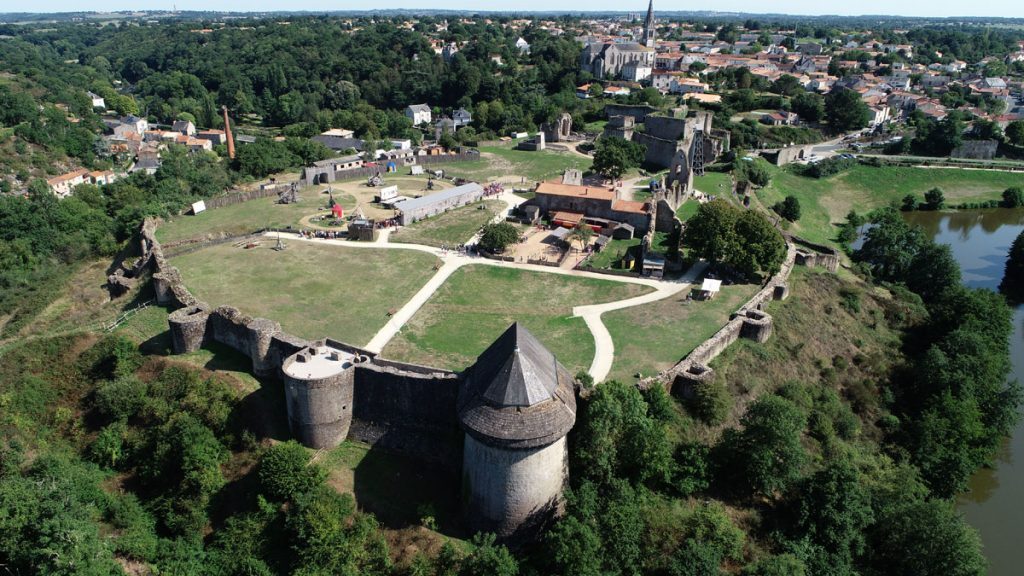 Chateau de Tiffauges.jpg