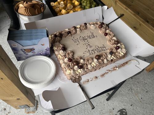 En flott kake var på plass.