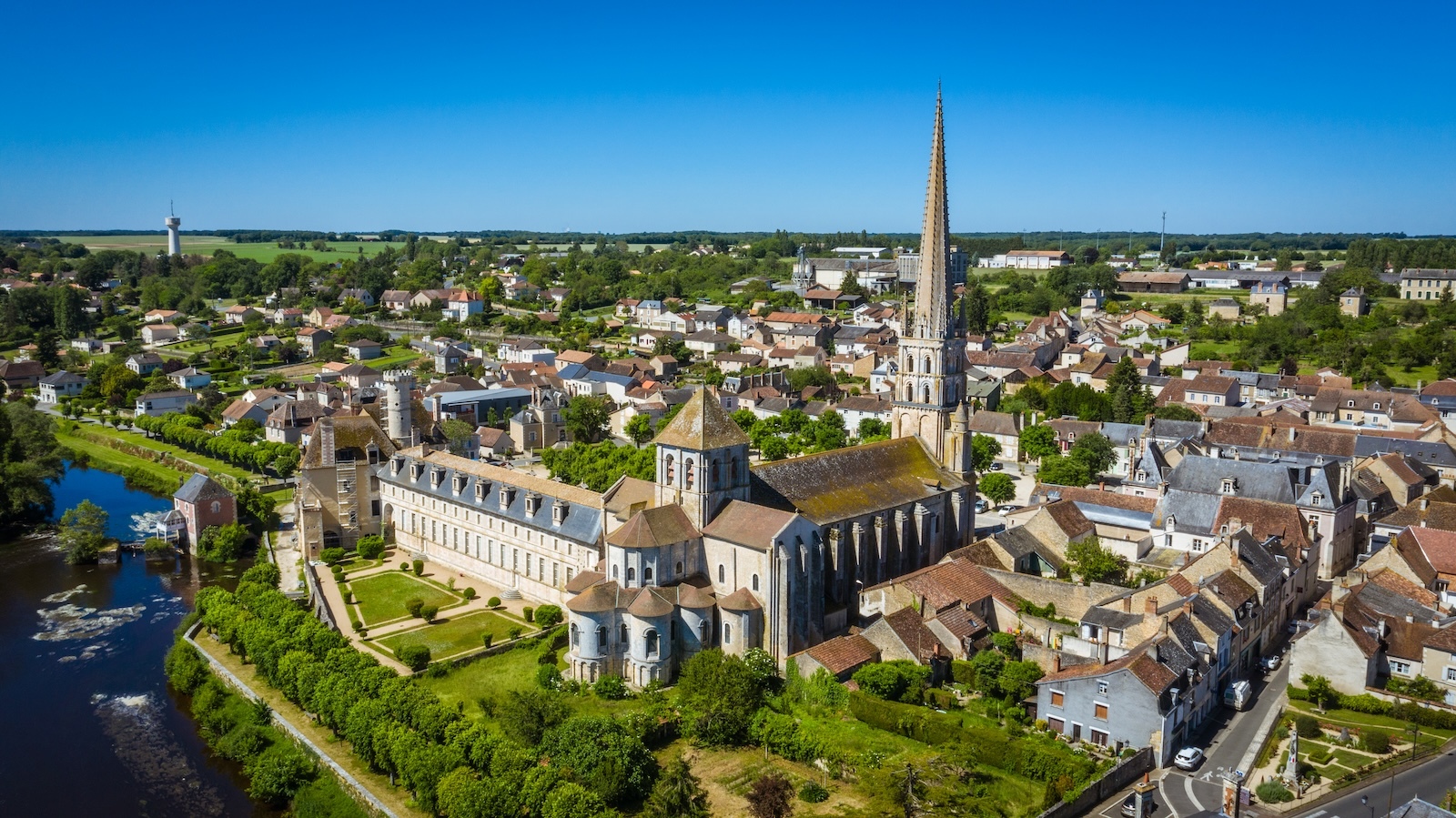 abbaye Saint Savin.jpg