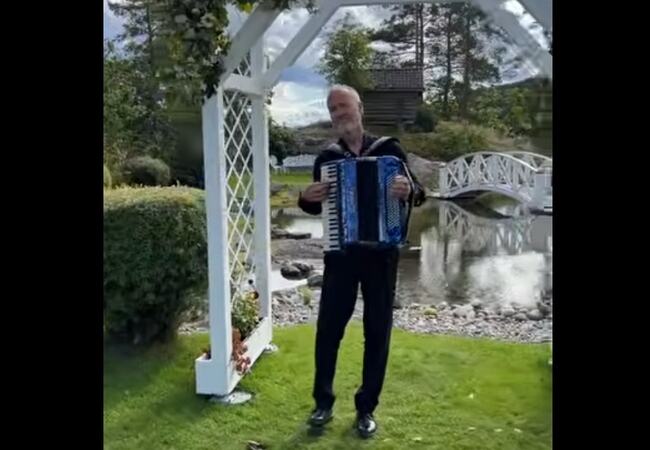 Skjermdump fra filmen på Youtube.