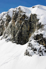 une falaise de 107 metres
