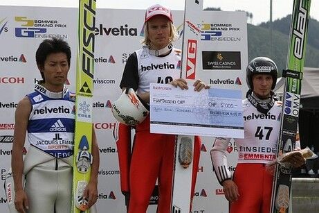 podium_eins_2009-08-16_05-02-38_461x307